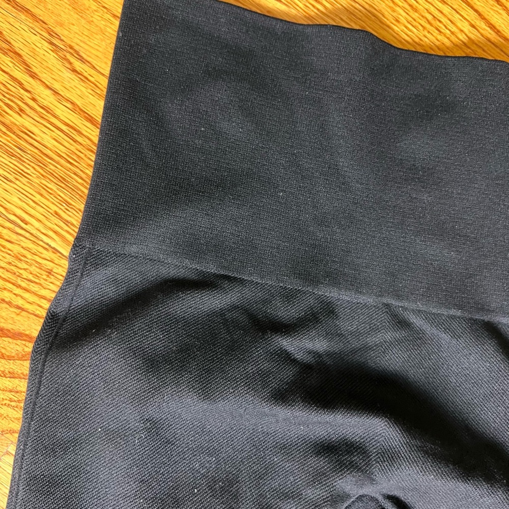 SPANX Black Look At Me Now High-Waisted Crop Leggings - Picture 6 of 6